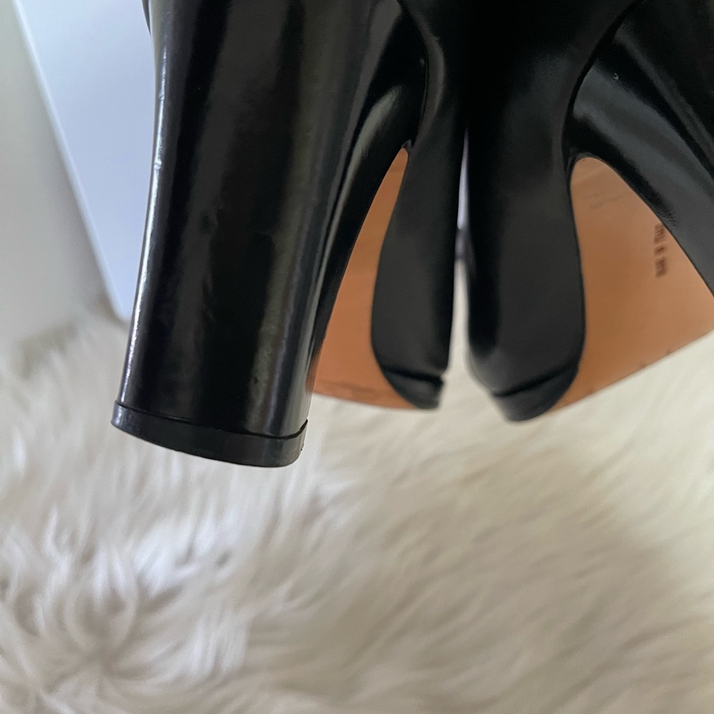 Salvatore Ferragamo Platform Block Heel Dress Shoe. - Picture 13 of 16